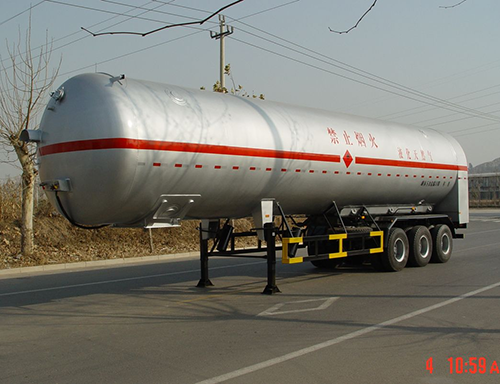济南LNG运输半挂车运输罐